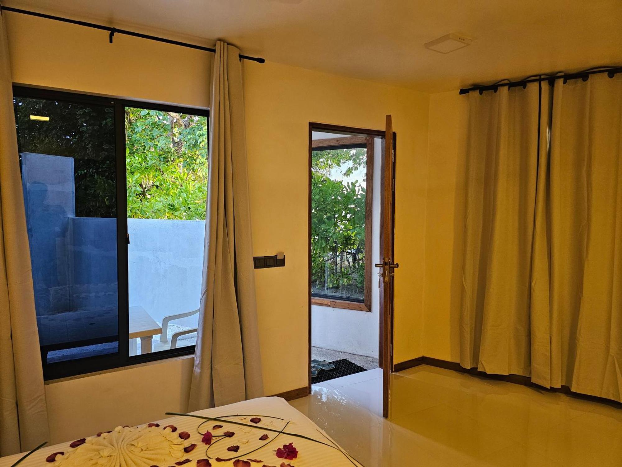 Sunset Beach View Dhangethi Exteriör bild